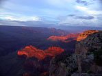 Couchez de soleil sur le Grand Canyon